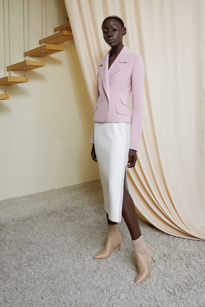 "Как дома, где бы ты не находилась": дуэт VOROZHBYT&ZEMSKOVA представил новый лукбук сезона осень-зима 2018/19